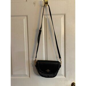 Half Moon purse w/ Buckle Accent